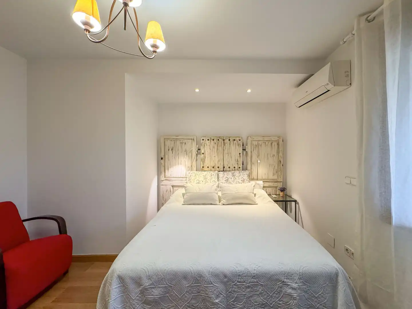 Dormitori de Casa o xalet de lloguer en Marbella amb Jardí privat, Terrassa i Piscina