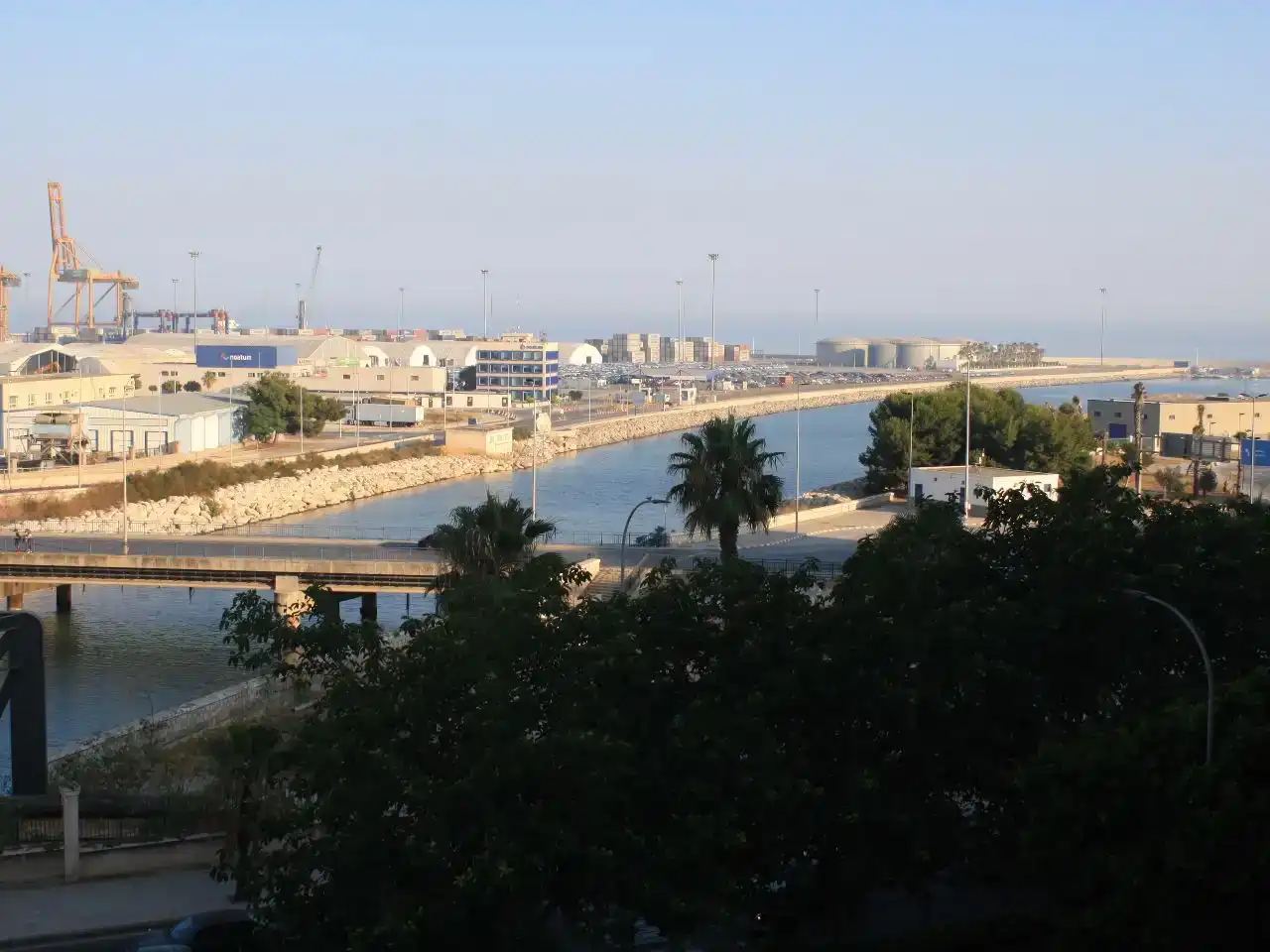 Außenansicht von Dachboden zur Miete in Málaga Capital mit Klimaanlage und Balkon