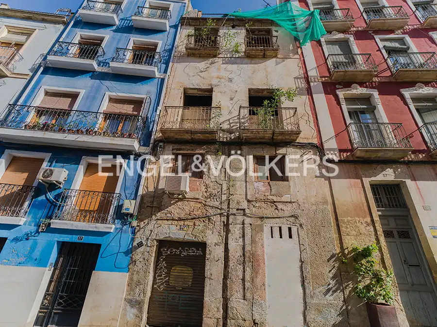 Vista exterior de Edifici en venda en Alicante / Alacant