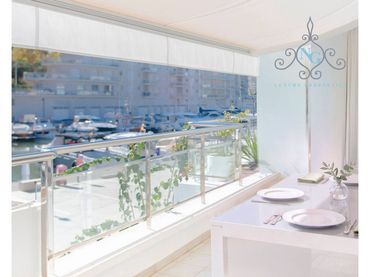 Casa aparellada amb piscina en venda a Calle Isla del Port