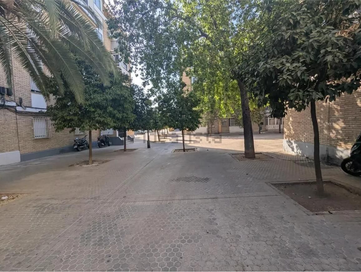 Exterior view of Flat for sale in  Sevilla Capital