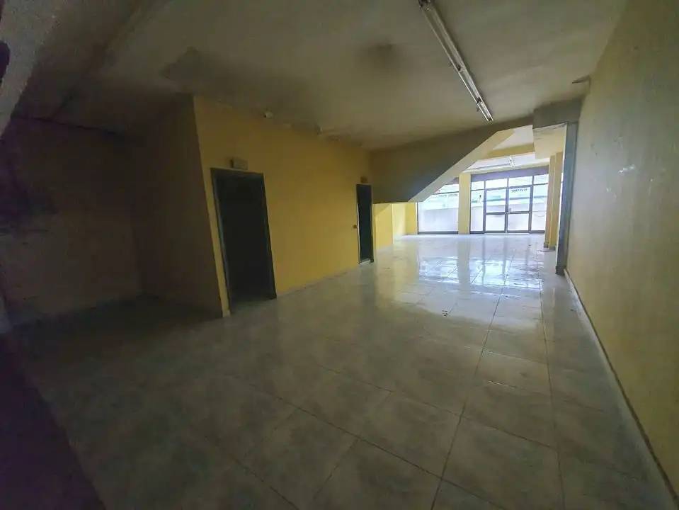 Business premises for sale in Este, imagen 4