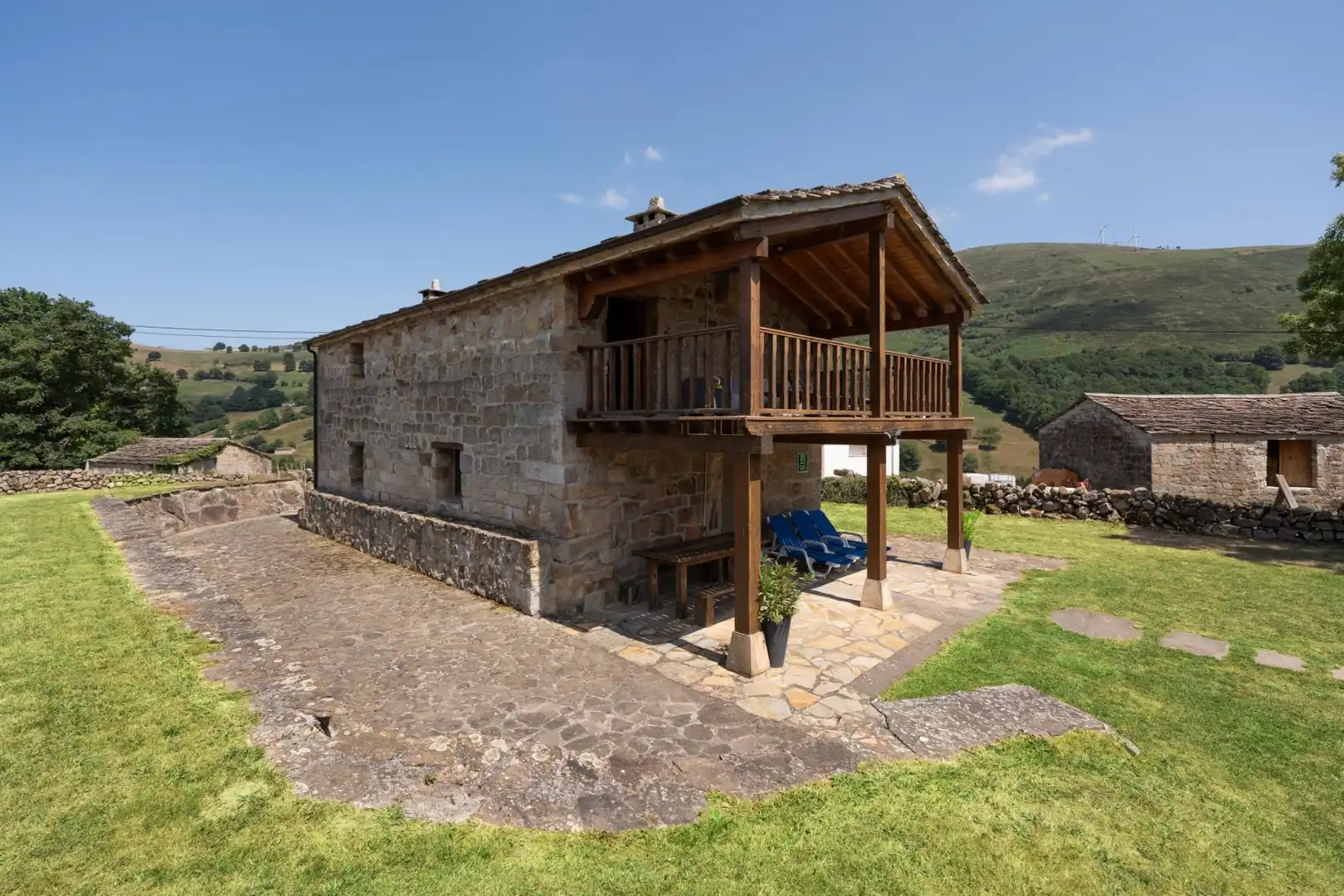 Vista exterior de Casa o chalet en venta en San Pedro del Romeral con Calefacción, Jardín privado y Terraza