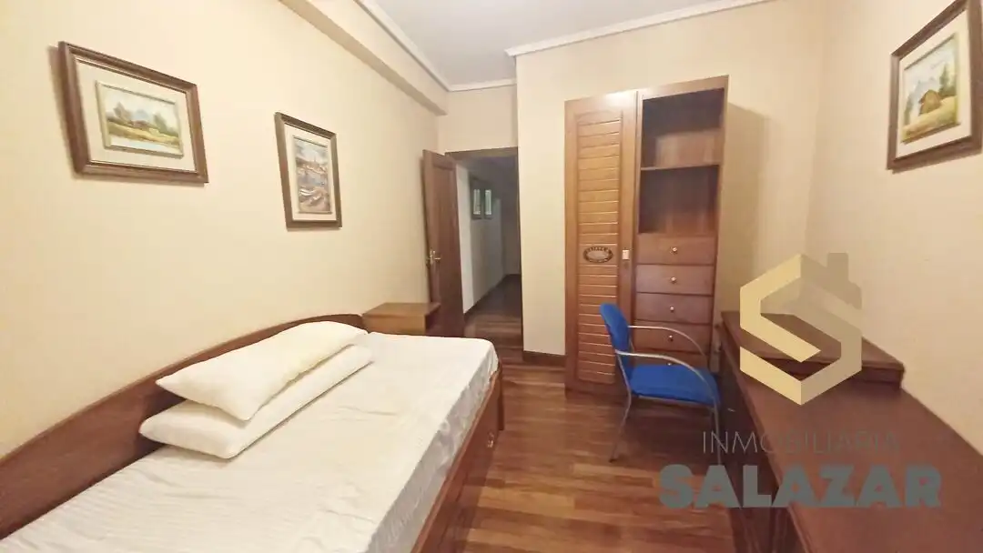 Bedroom of Flat for rent in Bilbao   with Heating