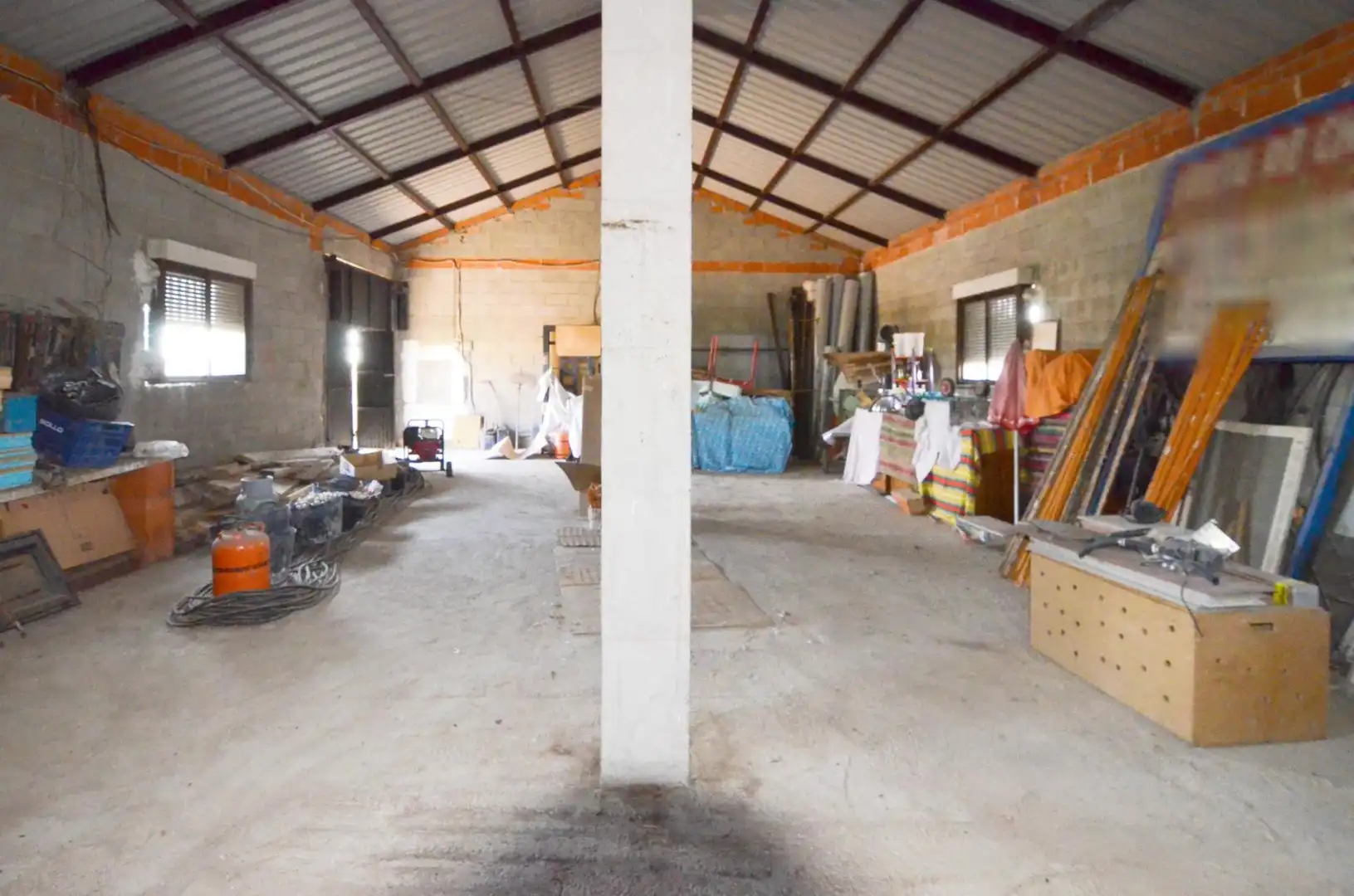 Industrial buildings for sale in Calvarrasa de Arriba