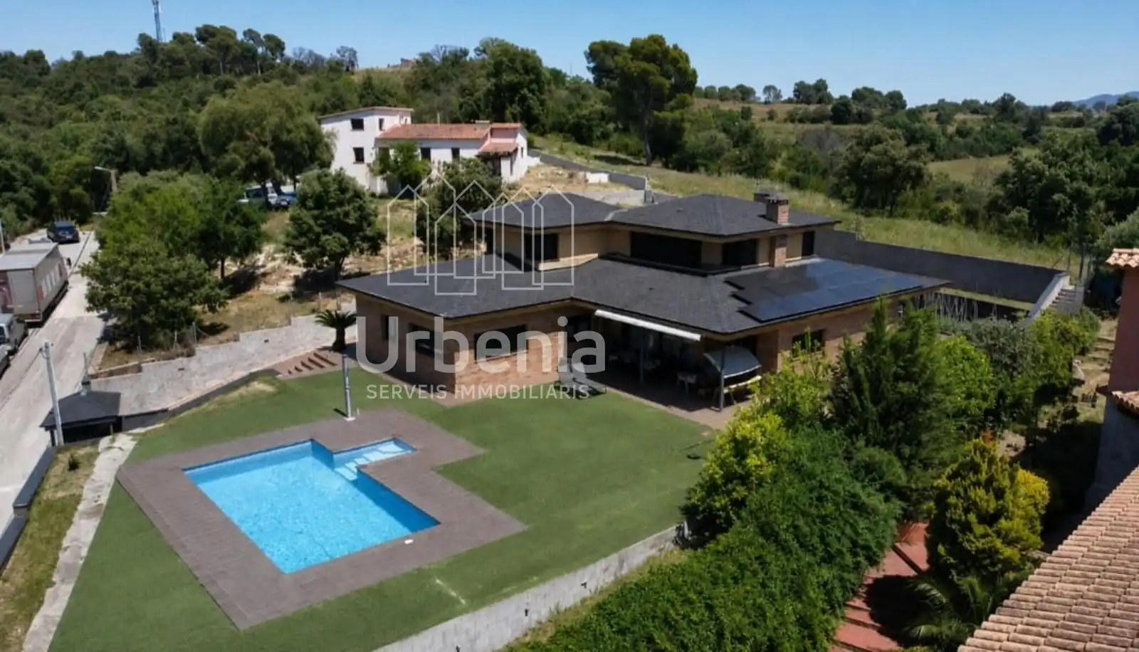 Vista exterior de Casa o xalet en venda en Lliçà de Vall amb Aire condicionat, Terrassa i Piscina