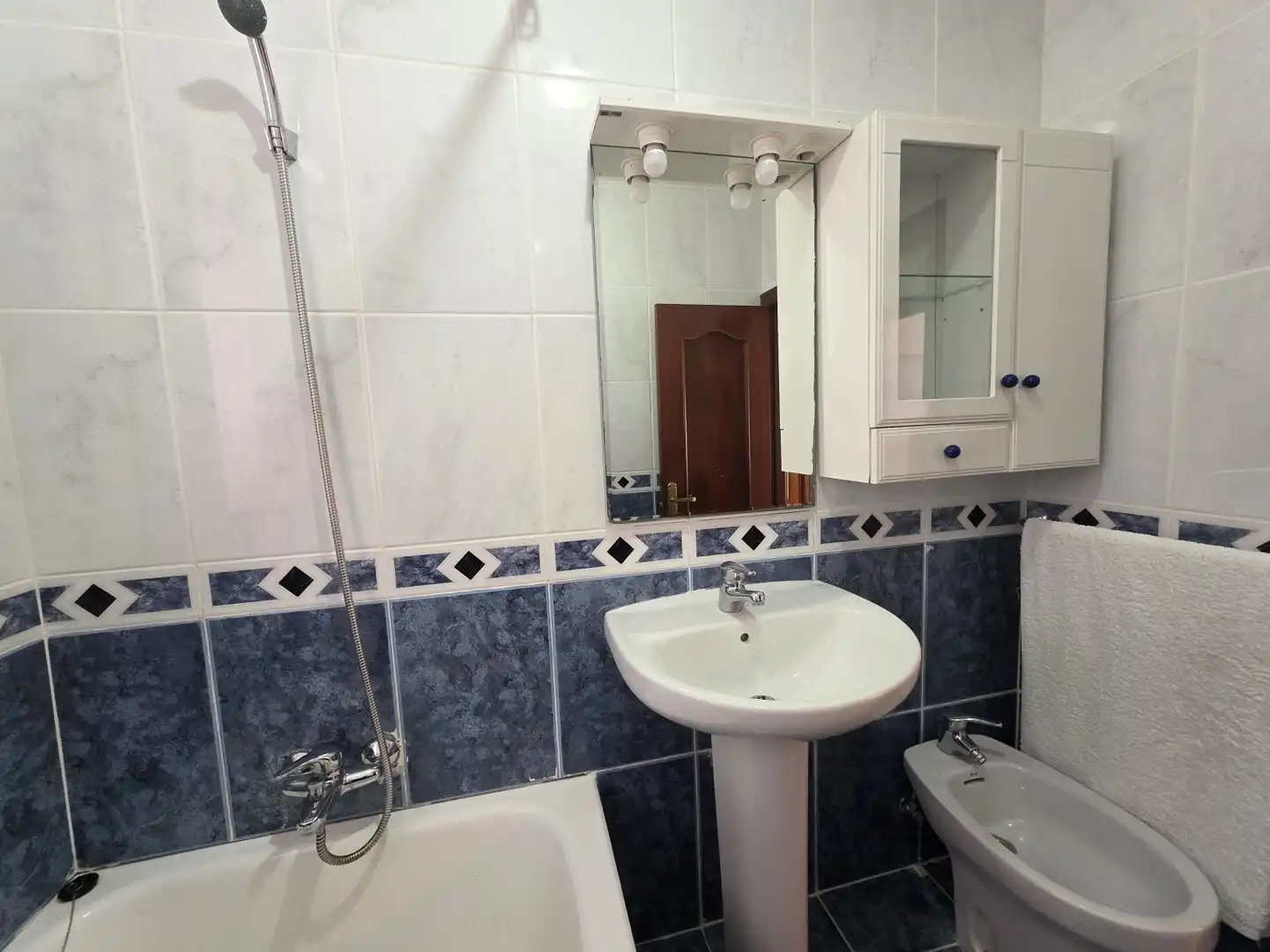 Bathroom of Flat for sale in Oviedo 