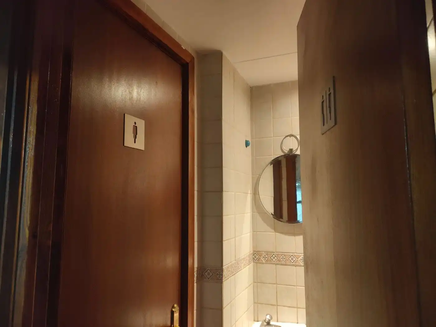 Baño de Local en traspaso en Badalona con Aire acondicionado, Calefacción y Amueblado