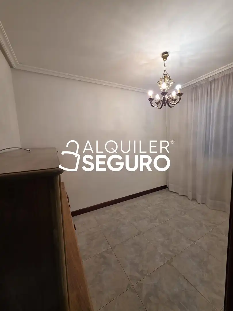 Schlafzimmer von Wohnung zur Miete in Burgos mit Heizung, Terrasse und Möbliert