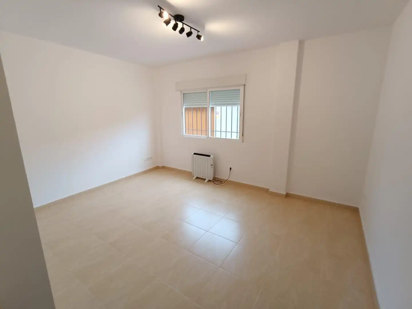 Wohnung zur Miete in Calle Gonzalo Palomo Campos, San Bartolomé de las Abiertas