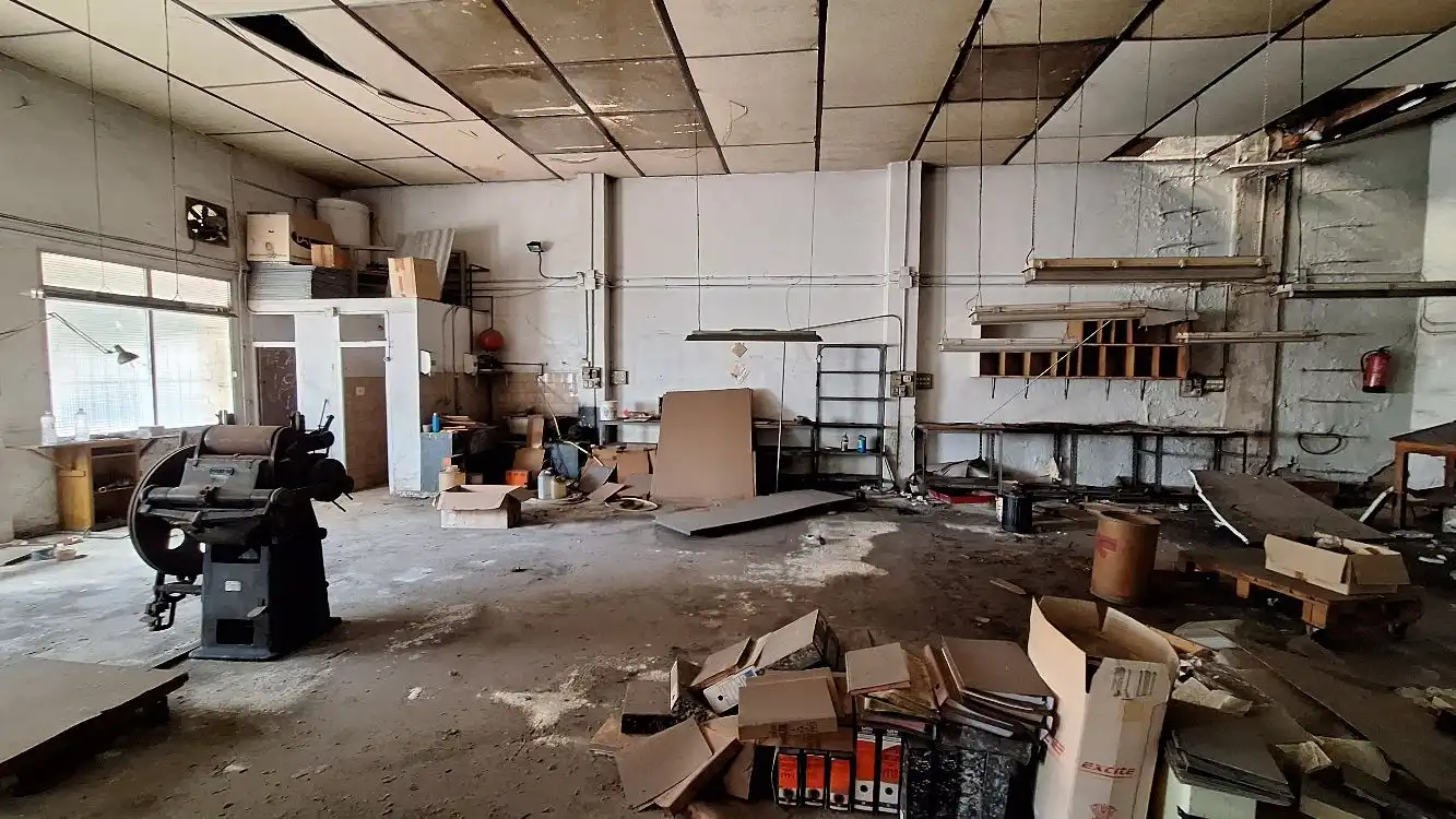 Nau industrial en venda en Tavernes de la Valldigna