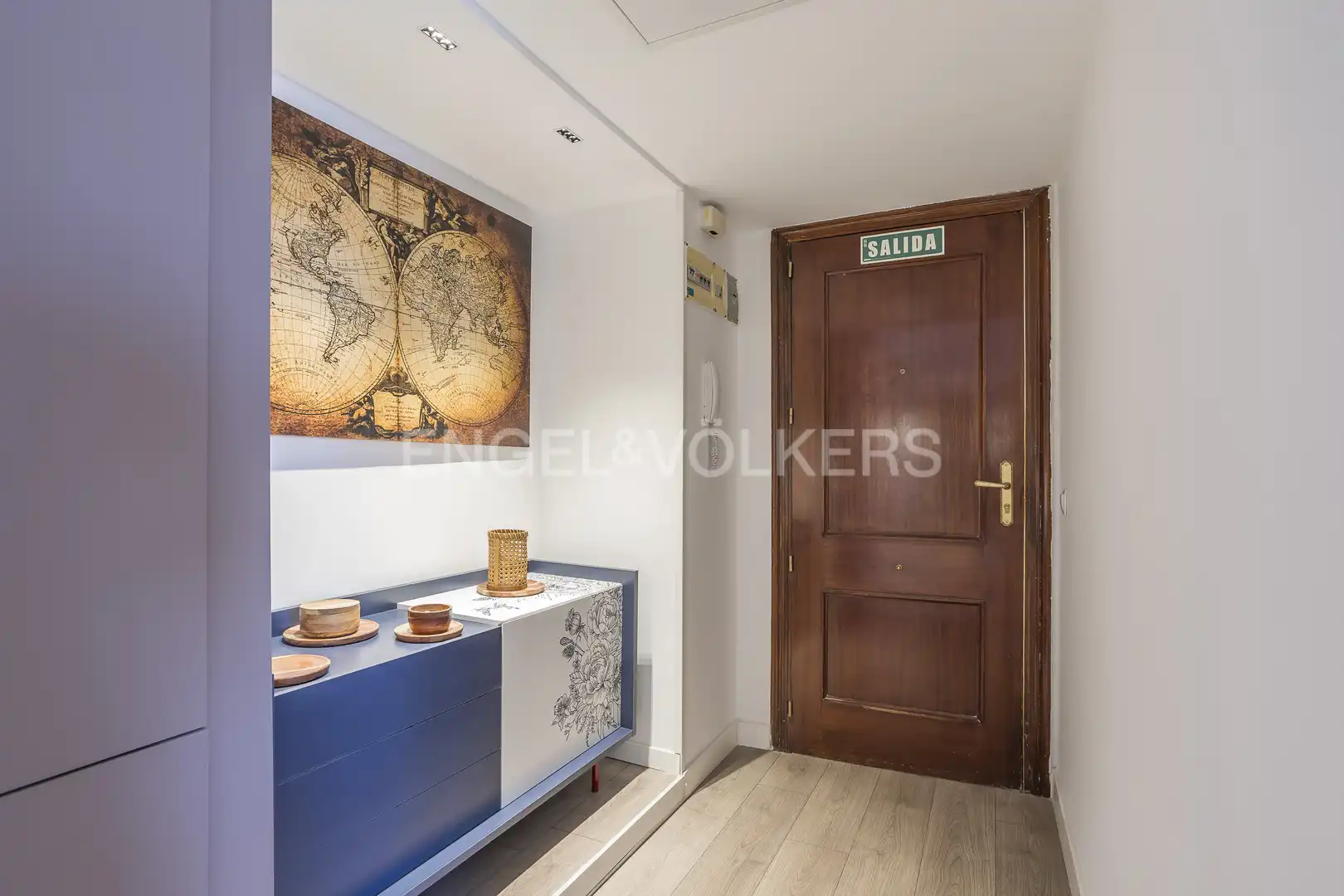 Flat for rent in Madrid  with Air Conditioner, Heating and Furnished
