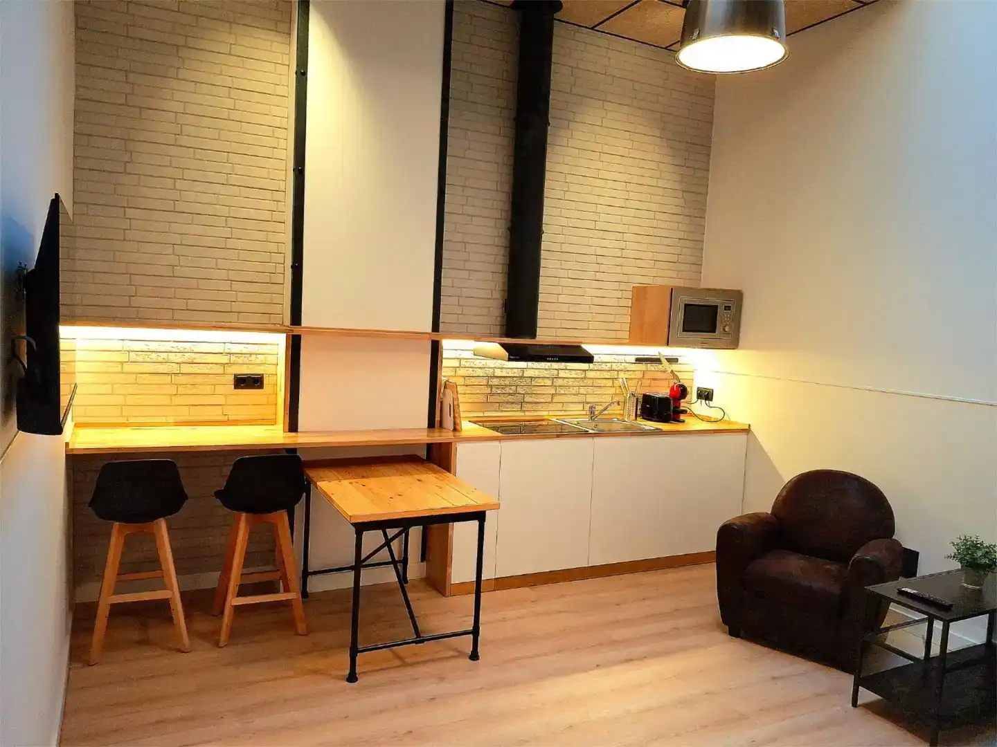 Cuina de Loft de lloguer en Madrid amb Aire condicionat i Moblat
