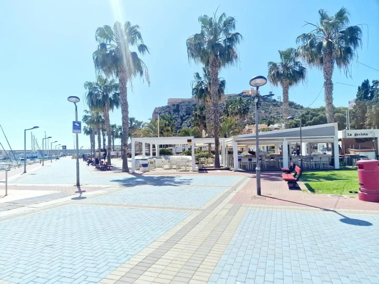 Vista exterior de Dúplex en venta en Águilas con Trastero, Amueblado y Balcón