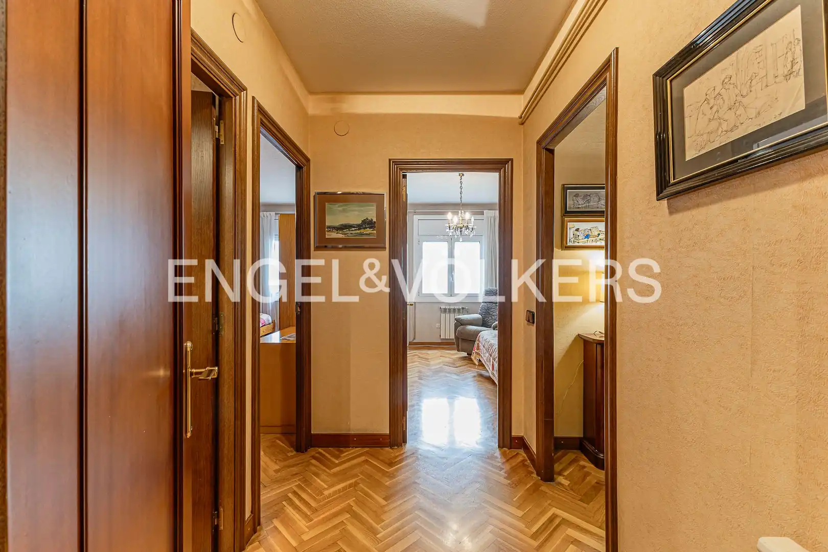 Piso en venta en Barcelona con Calefacción y Balcón