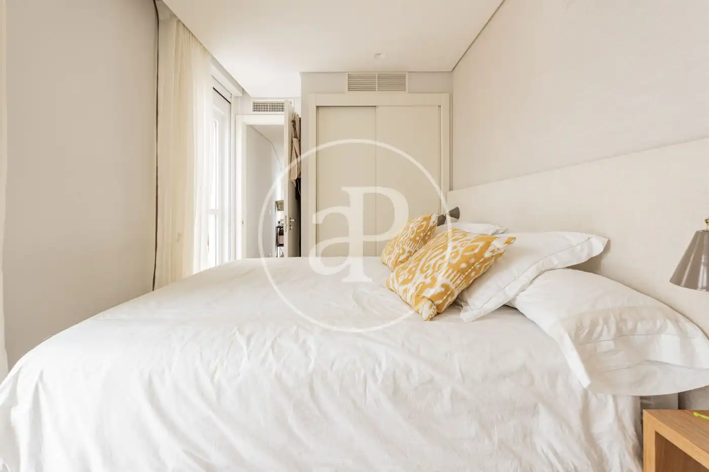 Schlafzimmer von Wohnung zum Verkauf in Madrid mit Klimaanlage, Heizung und Terrasse