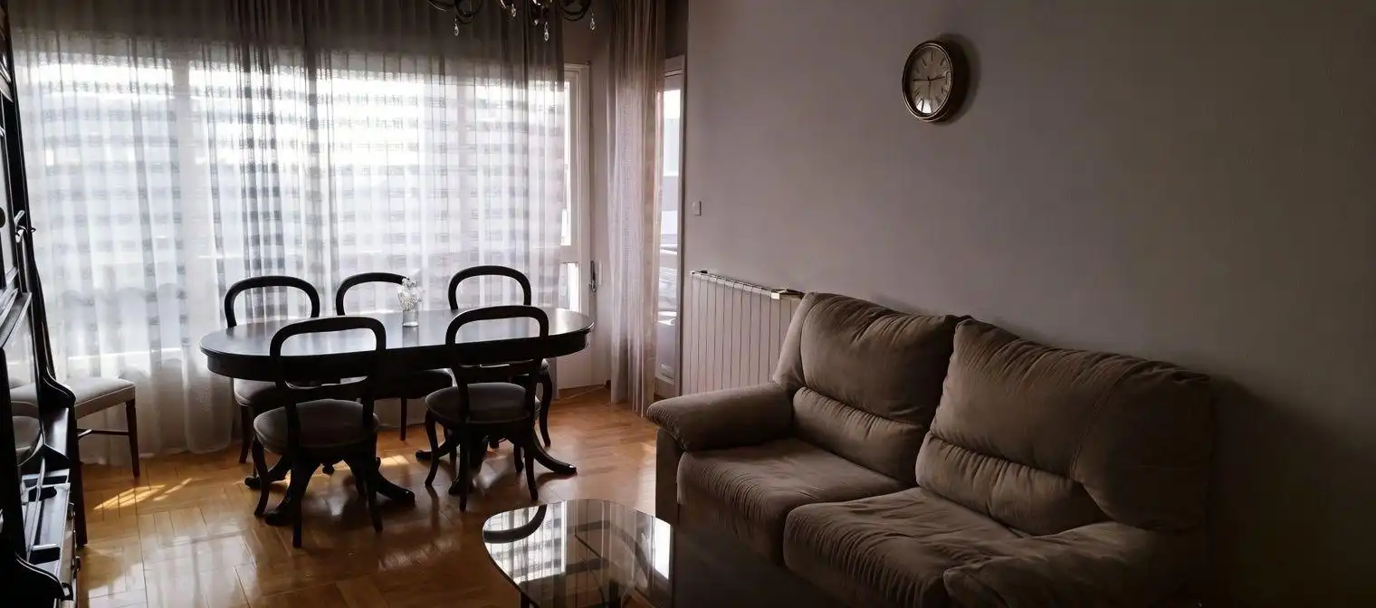 Sala d'estar de Pis en venda en Vigo  amb Calefacció, Terrassa i Moblat