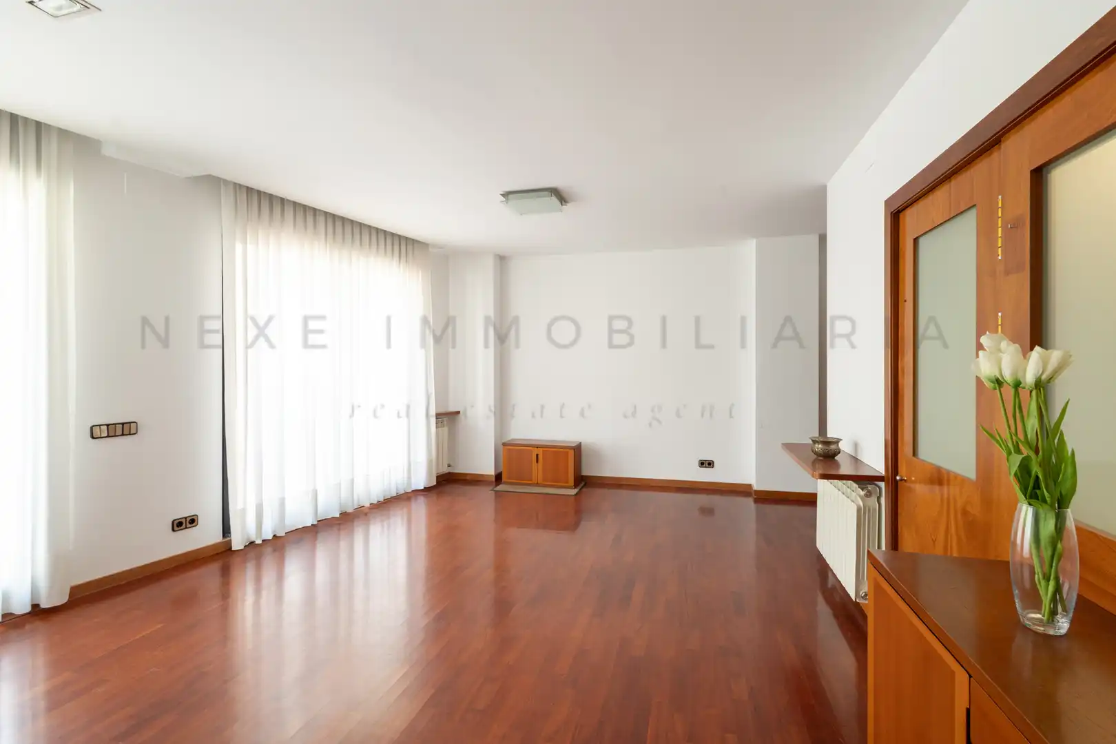 Sala de estar de Casa adosada en venta en Sabadell con Aire acondicionado, Calefacción y Parquet