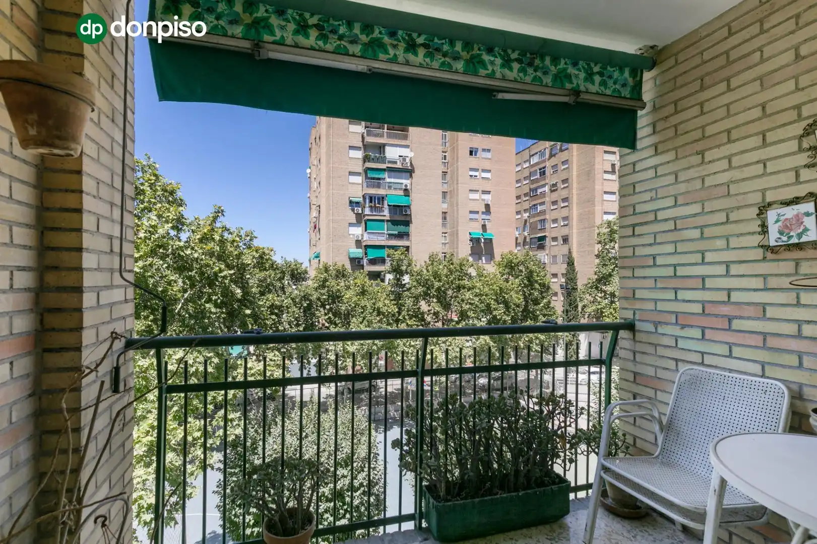 Terraza de Piso en venta en Granada con Calefacción