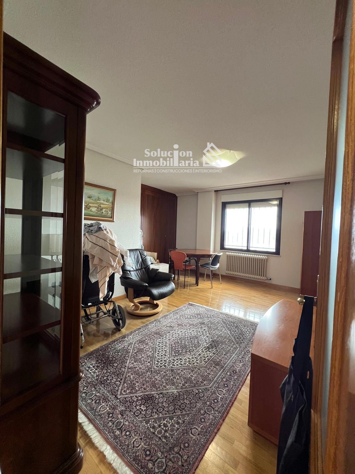 Sala d'estar de Pis en venda en Salamanca Capital amb Calefacció i Moblat