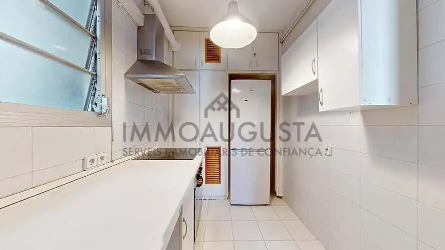 Cuina de Pis en venda en Barcelona amb Parquet i Terrassa