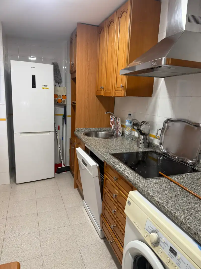 Cocina de Apartamento en venta en Badajoz con Aire acondicionado, Lavadora y Microondas