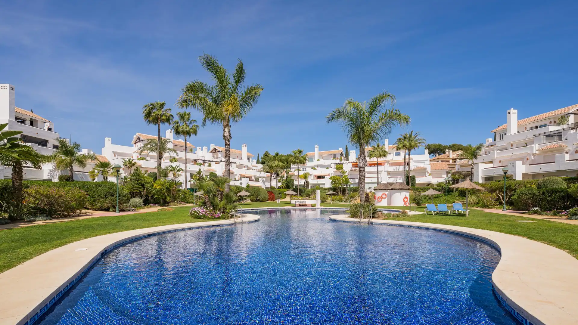 Garden of Apartments for sale in Marbella  with Air Conditioner, Heating and Alarm