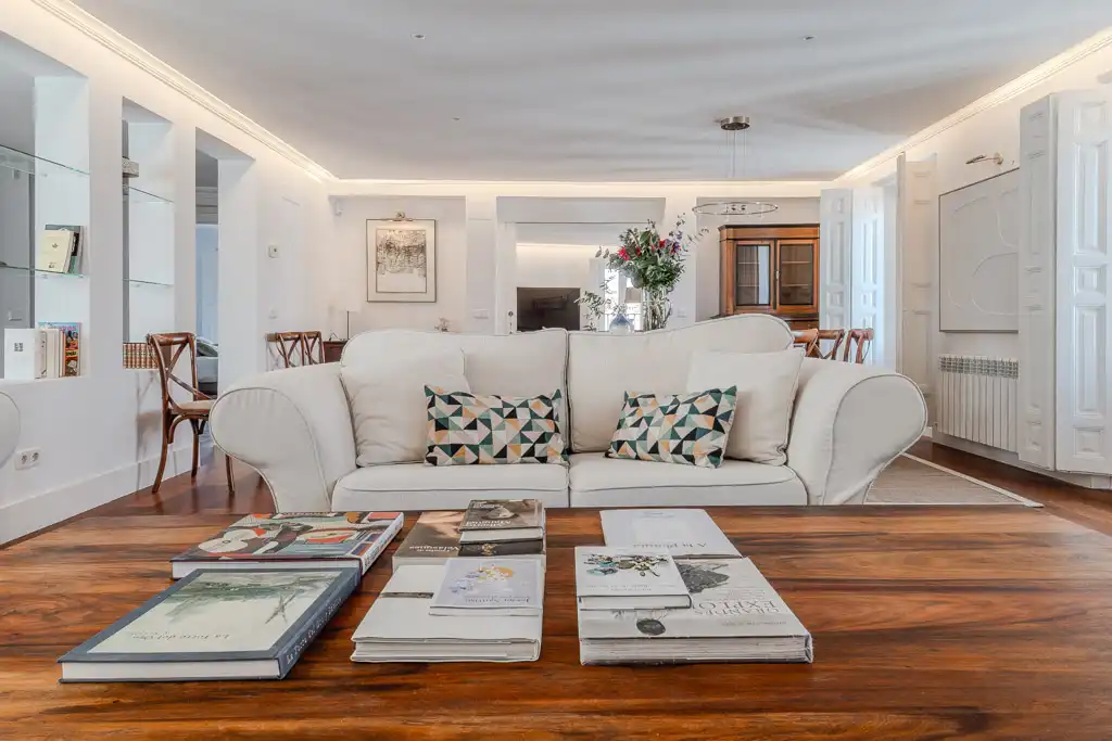 Living room of Flat for rent in Madrid  with Air Conditioner, Heating and Balcony