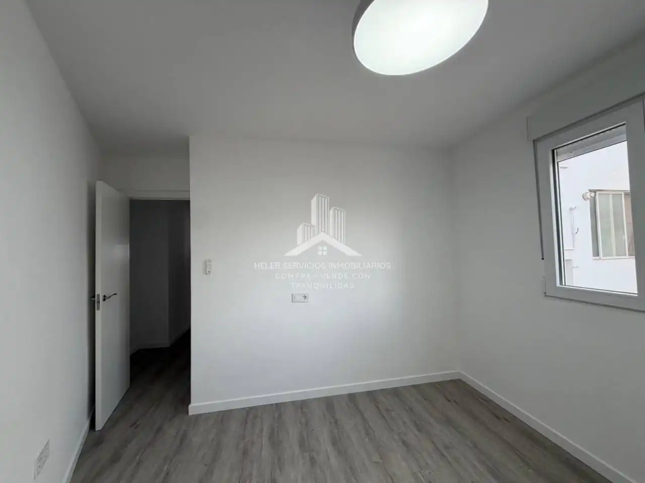 Wohnung zur Miete in Avenida Valencia, Ensanche - Río Júcar