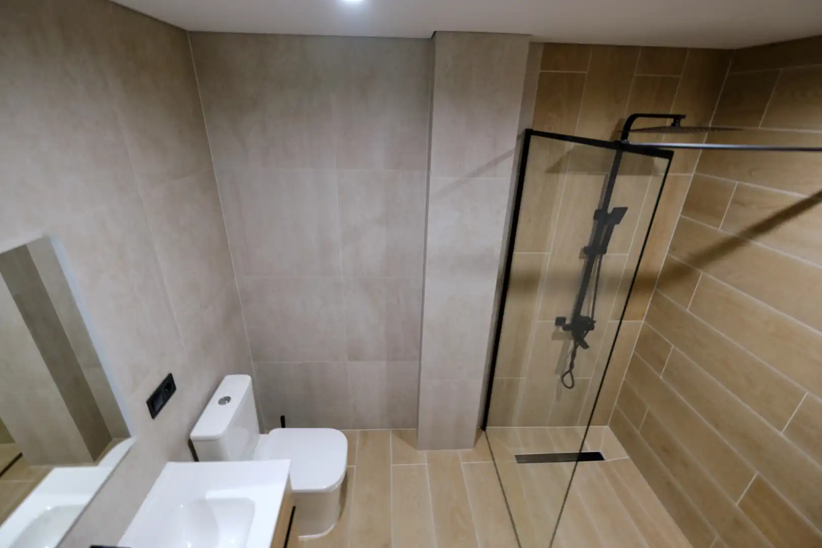 Bathroom of Apartments for sale in Torrevieja  with Air Conditioner and Furnished