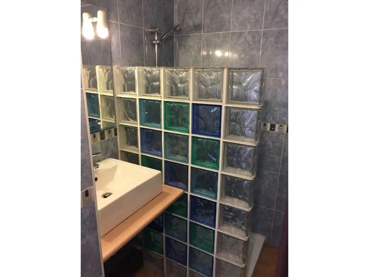 Bany de Apartament en venda en Vilanova i la Geltrú amb Balcó