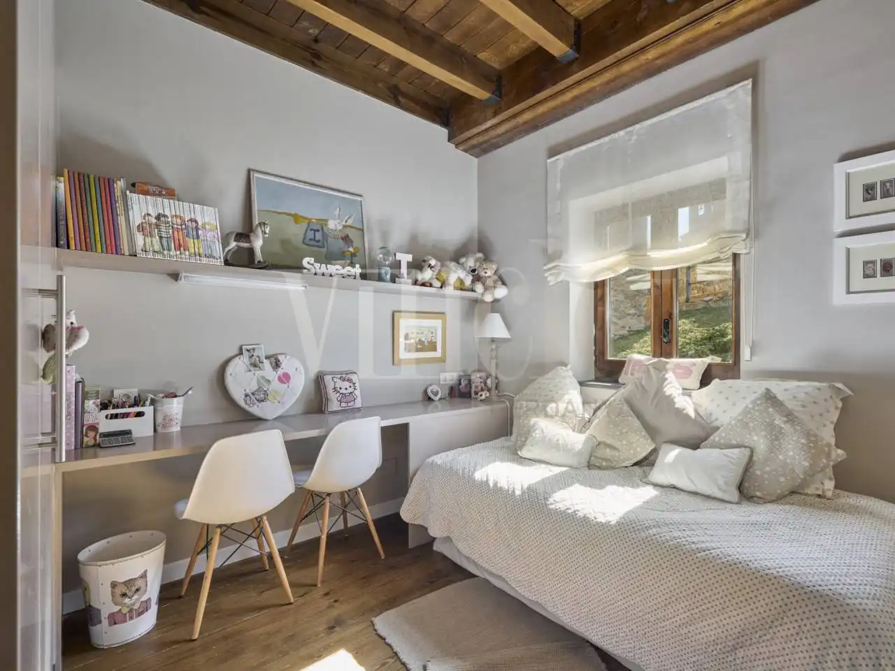 Dormitori de Casa adosada en venda en Isòvol amb Calefacció, Parquet i Terrassa