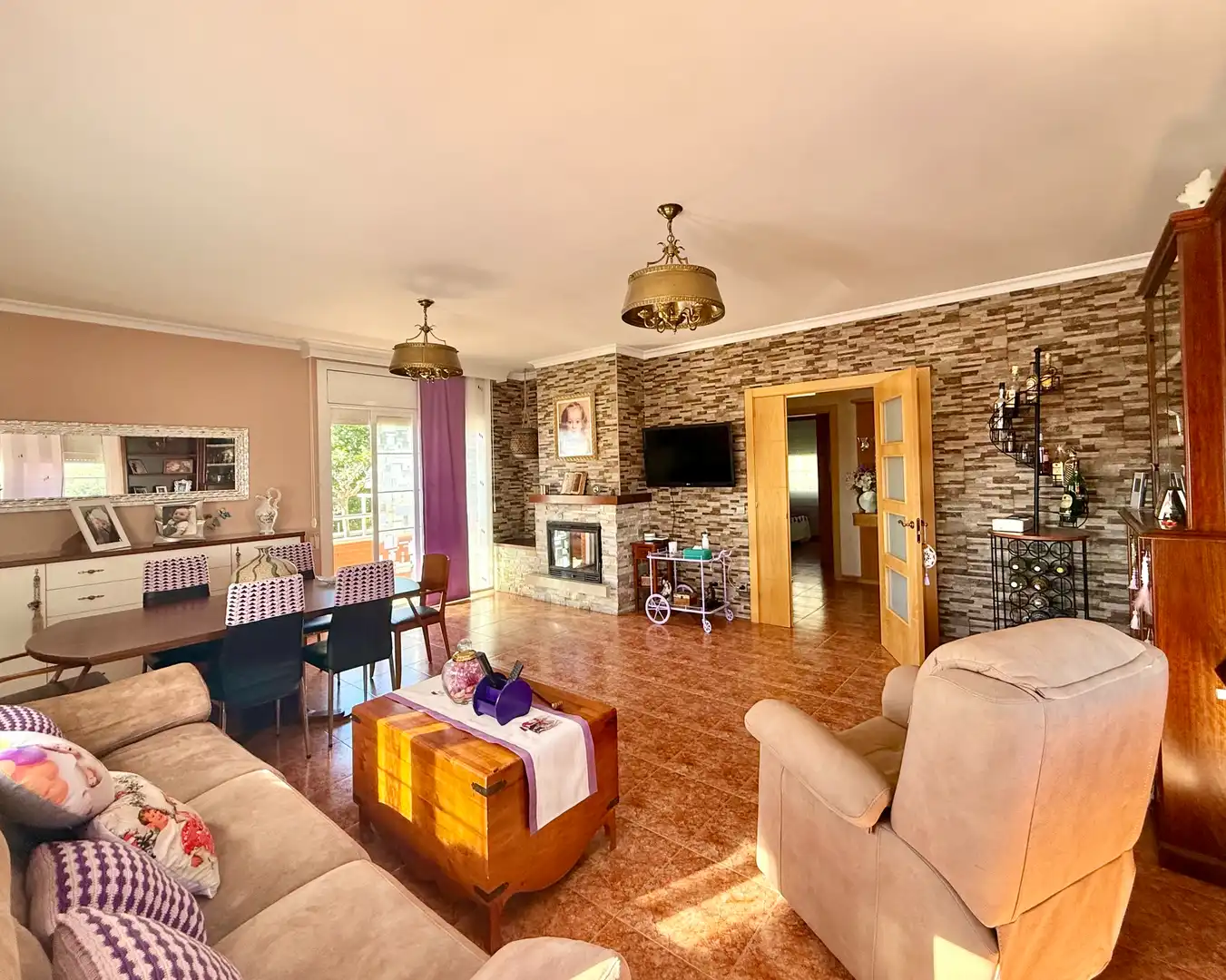 Sala de estar de Casa o chalet en venta en Vallirana con Jardín privado, Terraza y Horno