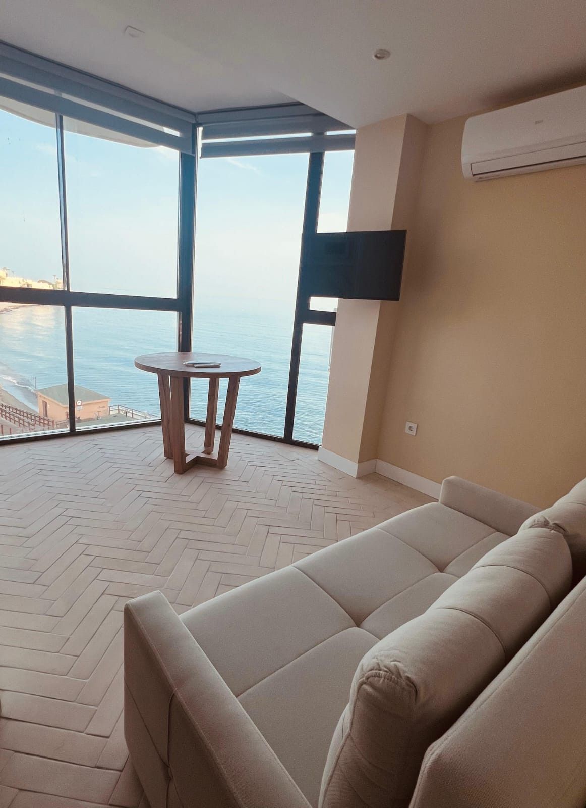 Sala d'estar de Apartament en venda en Mijas amb Aire condicionat, Piscina i Moblat