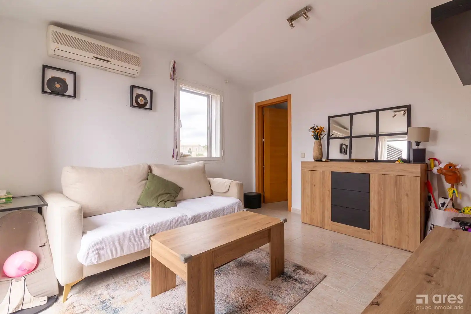 Sala d'estar de Àtic en venda en Valdemorillo amb Aire condicionat i Terrassa