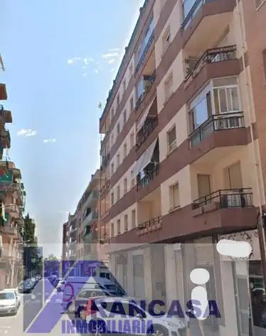 Flat with lift for sale in Centre, imagen 2