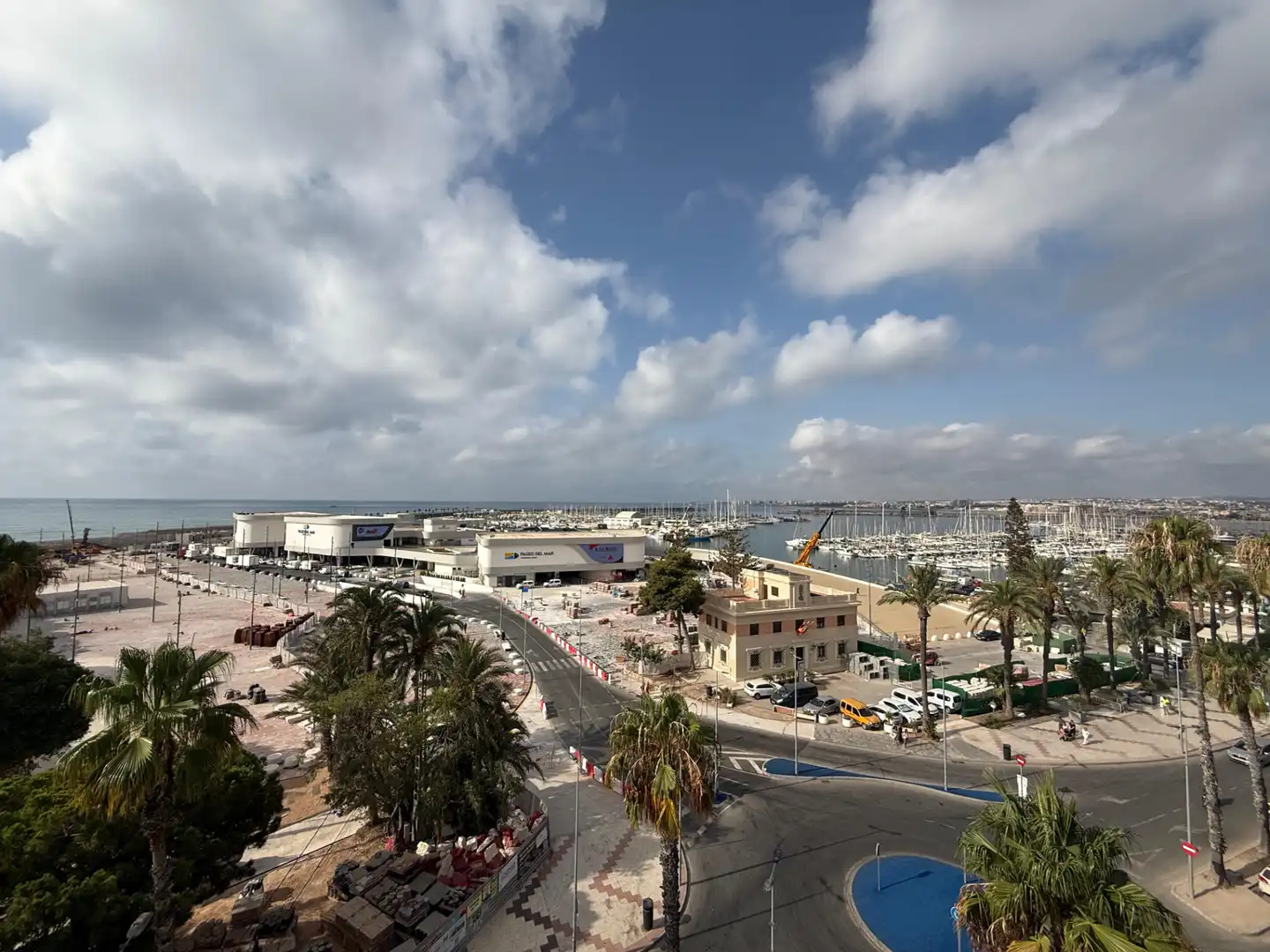 Vista exterior de Apartament en venda en Torrevieja amb Parquet i Moblat