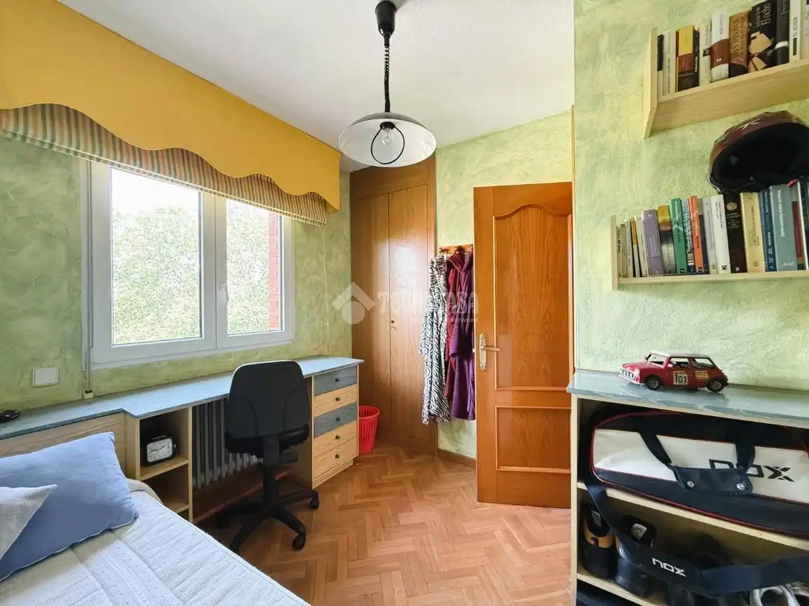 Habitación de Casa adosada en venta en Móstoles