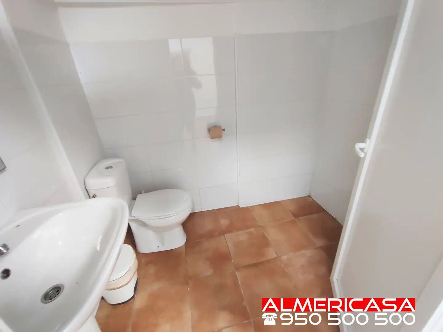 Baño de Casa adosada en venta en Almería con Jardín privado