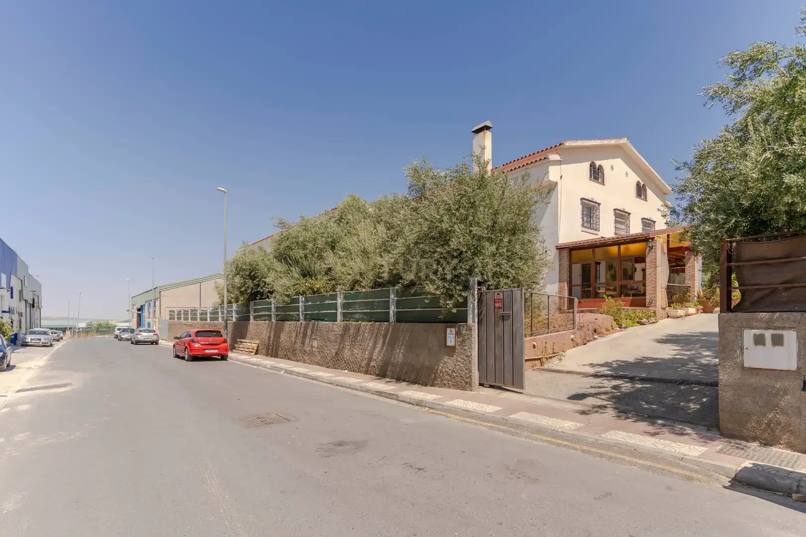 Vista exterior de Edificio en venta en Gójar