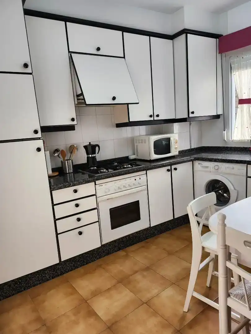 Küche von Wohnung zur Miete in Laxe