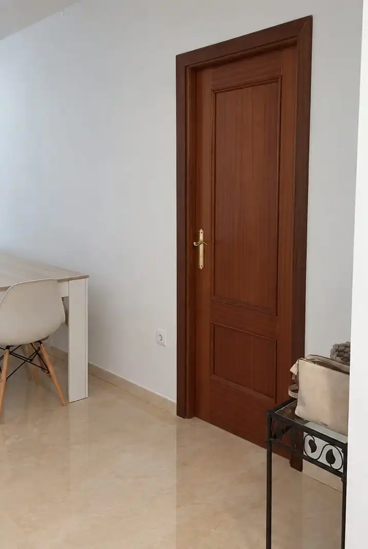 Wohnung zur Miete in Alcalá del Río mit Klimaanlage, Terrasse und Balkon