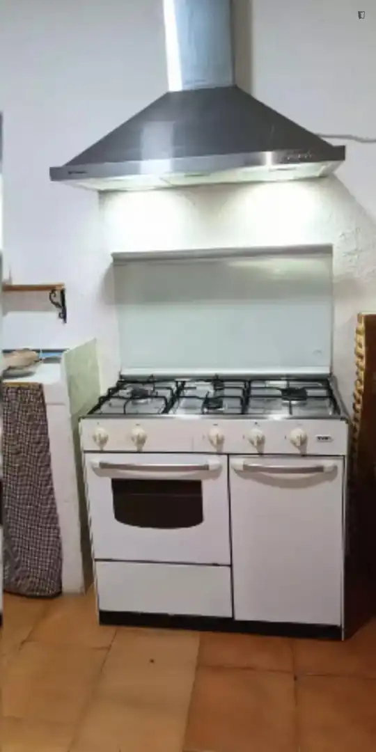 Cuina de Apartament per a compartir en Castellón de la Plana / Castelló de la Plana amb Moblat, Forn i Rentadora