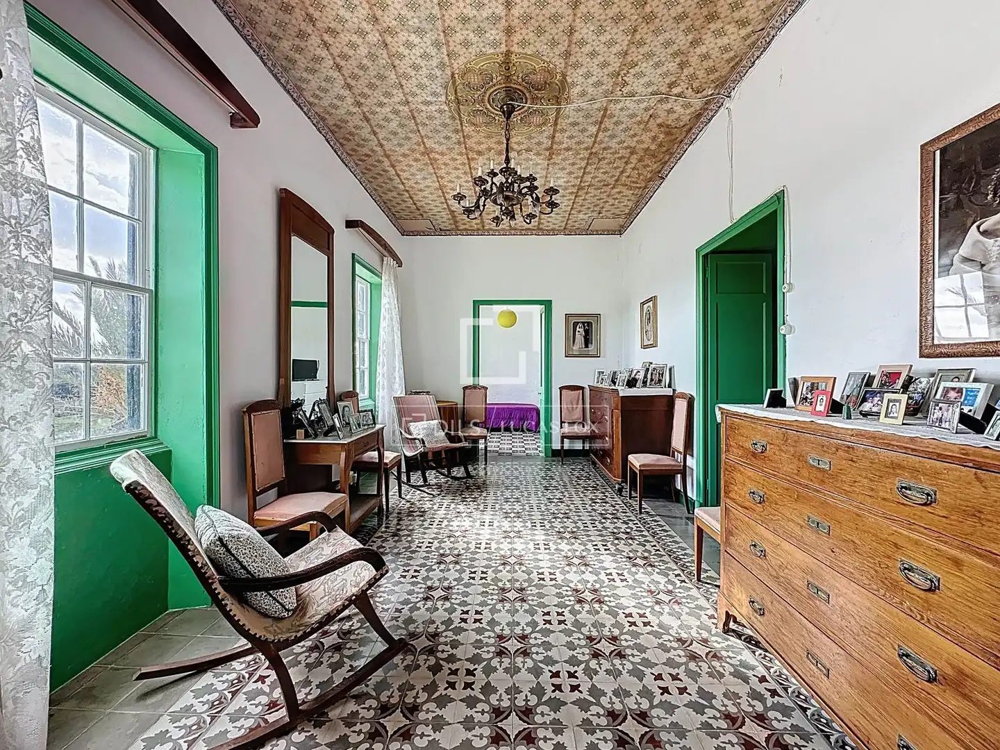 Wohnzimmer von Country house zum Verkauf in Es Castell mit Privatgarten, Abstellraum und Balkon