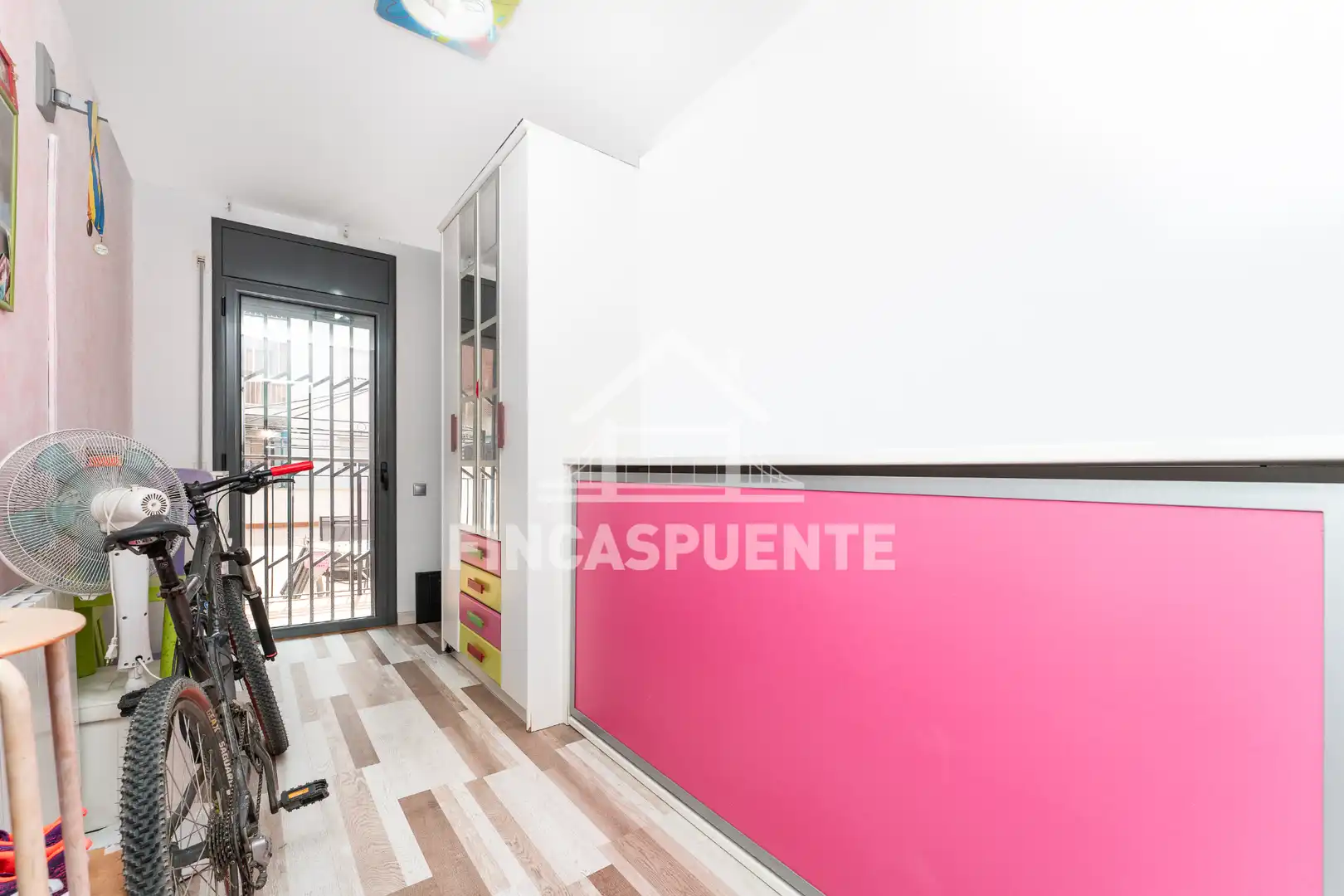 Dormitori de Pis en venda en Badalona amb Aire condicionat, Calefacció i Terrassa
