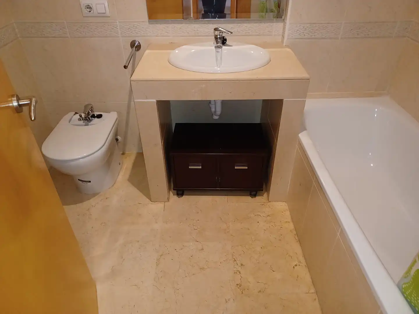 Baño de Planta baja en venta en Figueres con Calefacción, Trastero y Amueblado