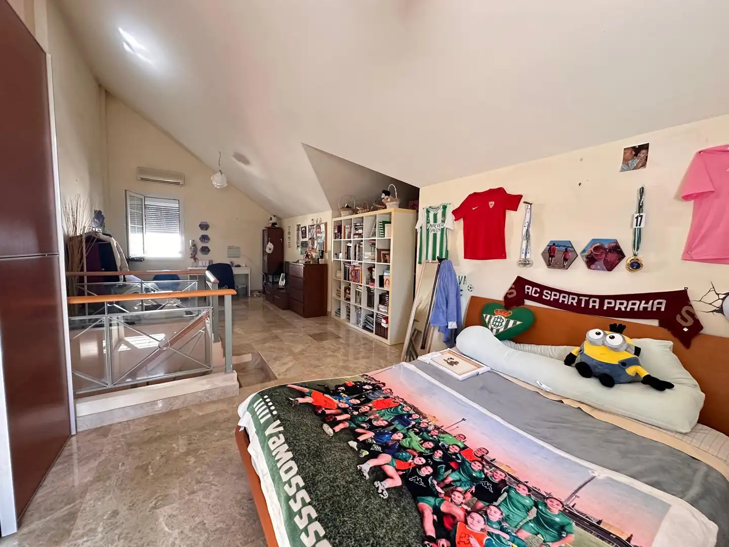 Habitación de Casa adosada en venta en Montequinto con Aire acondicionado y Calefacción