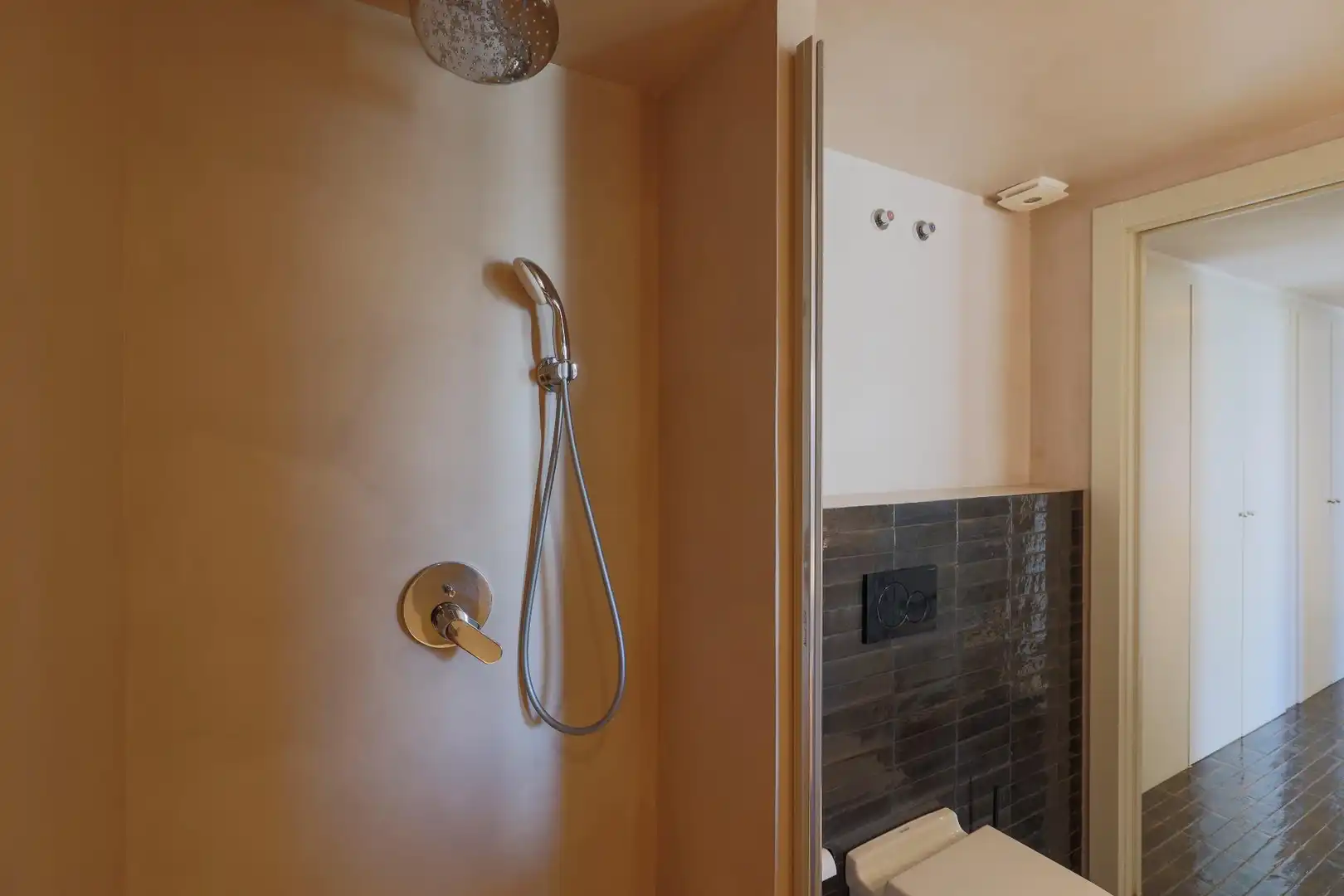 Badezimmer von Wohnung zum Verkauf in L'Hospitalet de Llobregat mit Klimaanlage, Heizung und Parkett