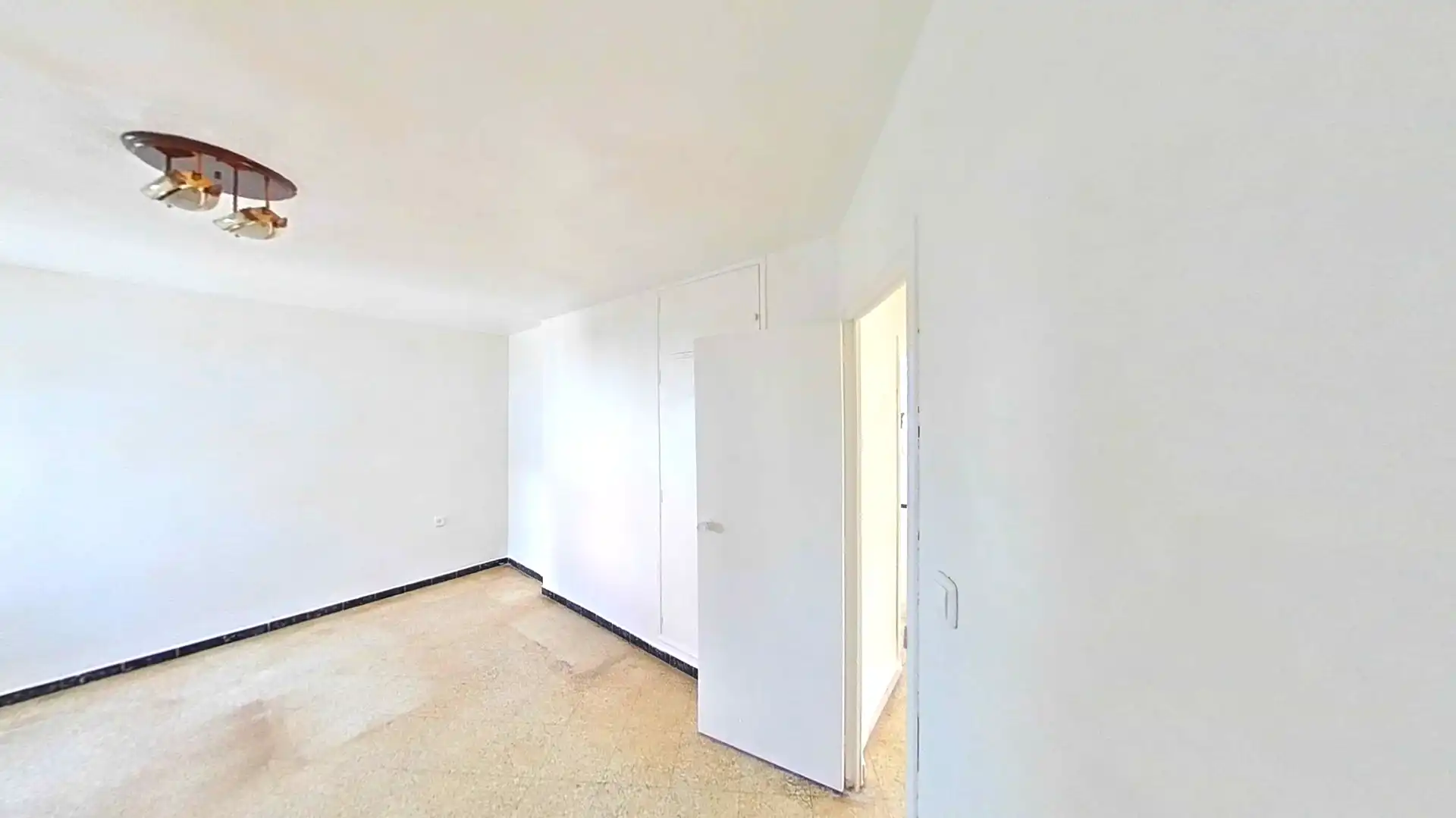 Habitación de Piso en venta en Sevilla con Aire acondicionado y Balcón