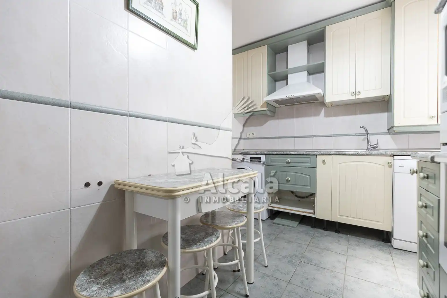 Kitchen of Flat for sale in Alcalá de Henares  with Air Conditioner, Heating and Parquet flooring